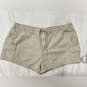 No Boundaries juniors size XXL (19) khaki cargo shorts